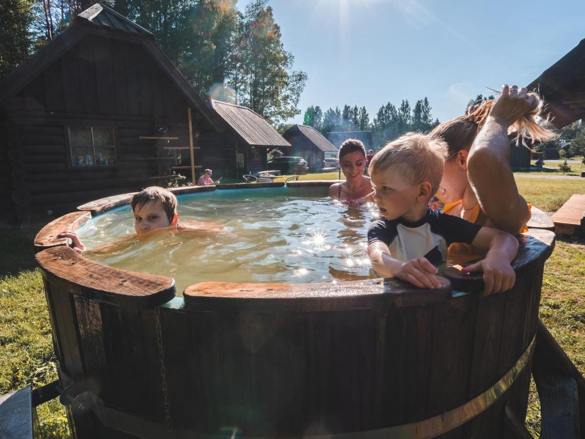 ホテル Metsaluige Turismitalu カブリ エクステリア 写真